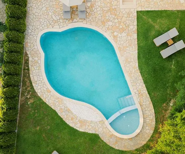 Vasilopoulos Residences - Villa Anthia With Jacuzzi & Shared Pool